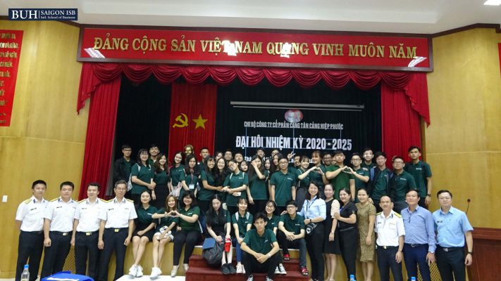 Sinh viên Viện SaigonISB tham quan Tân cảng Hiệp Phước
